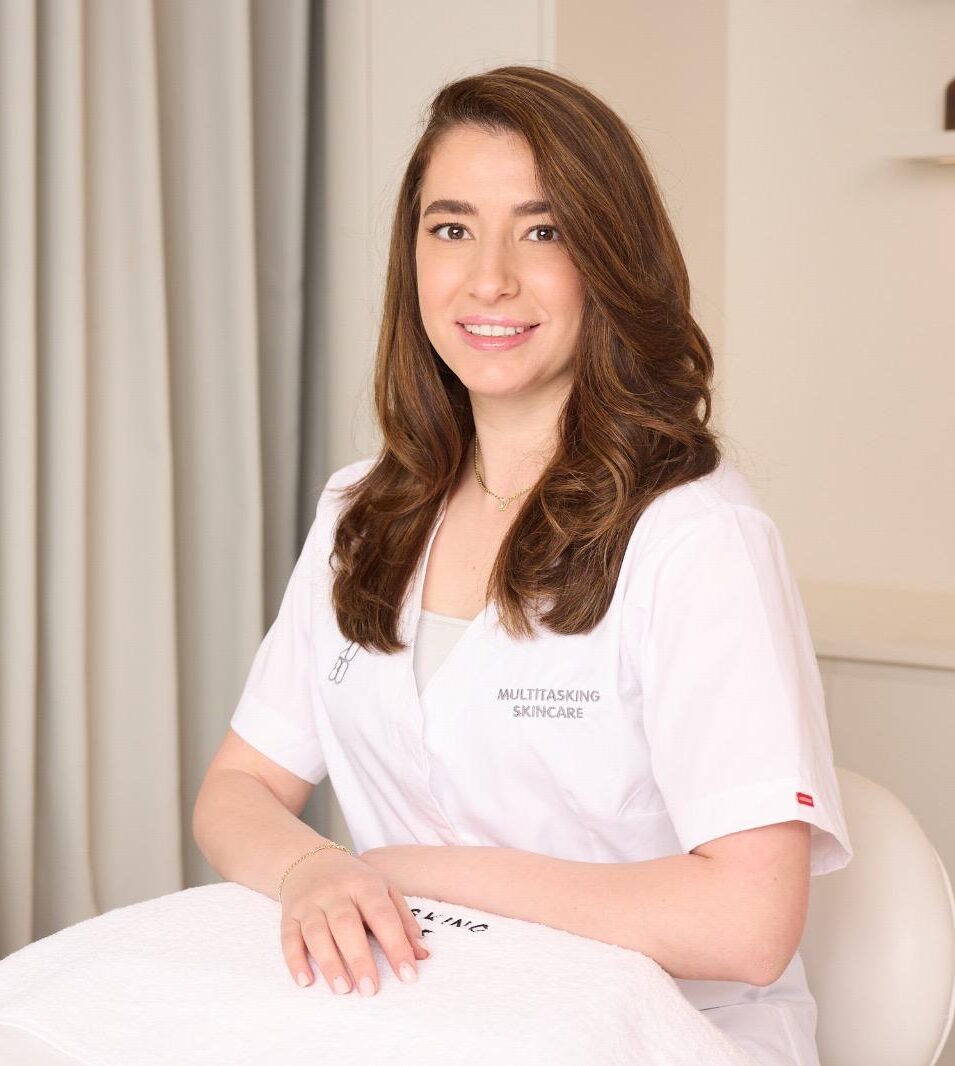 علاجات البشرة والليزر في Bareaa Clinic